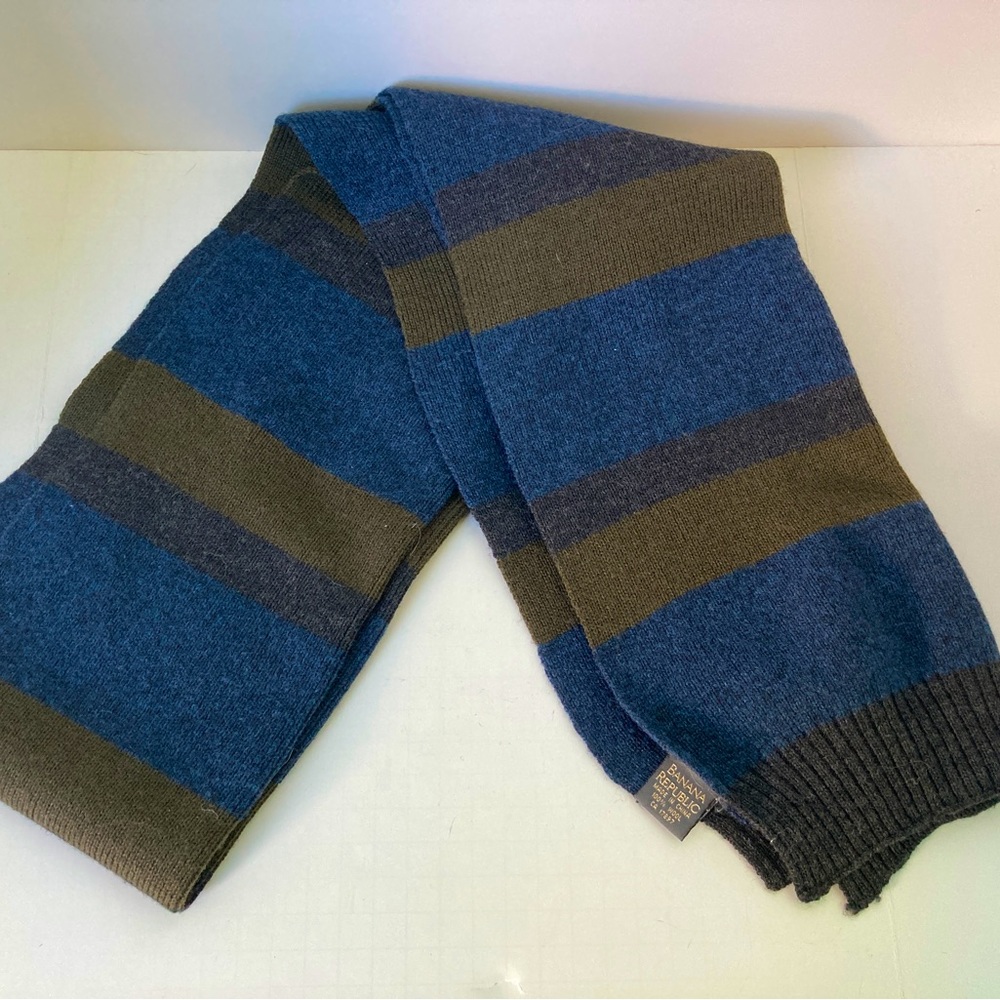 Banana Republic 100% Wool Scarf